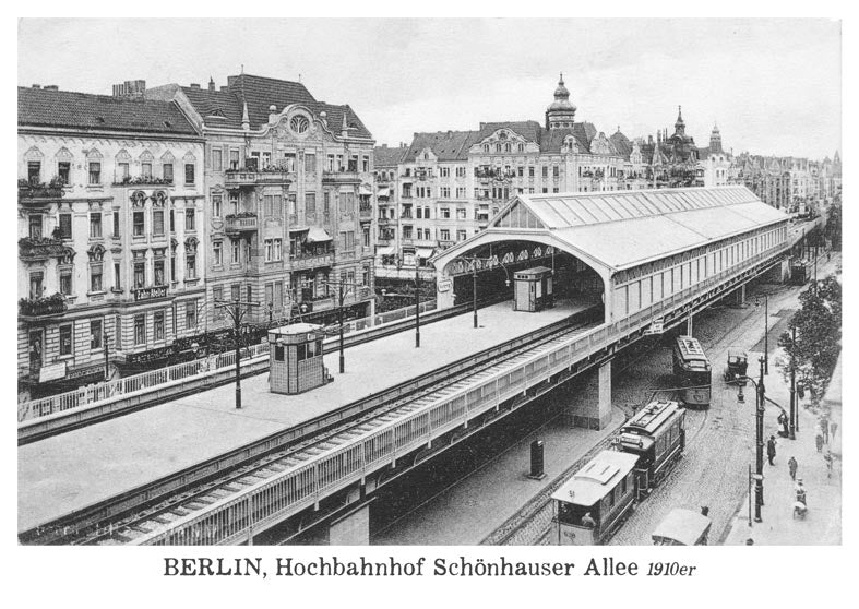 Postkarte Berlin, Prenzlauer Berg: Schönhauser Allee von tobios publishing