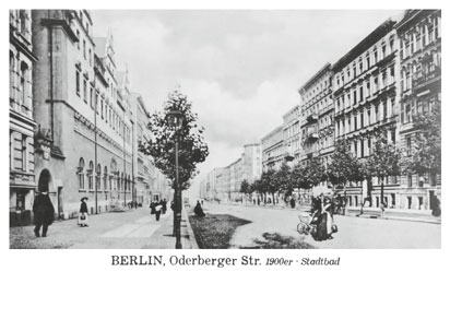 12_Prenzlauer_Berg_Poskartenset_01_Karte_12_Oderberger_Strasse_[Stadtbad]_um_1905
